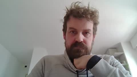 Snapshot of morritz chatting on 03/12/26, 01:06 morritz online show from 03/12/26, 01:06