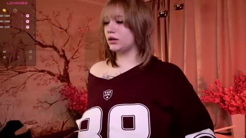 morvelyn online show from 11/19/25, 07:03