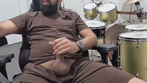 melb guy29 online show from 11/17/25, 02:45