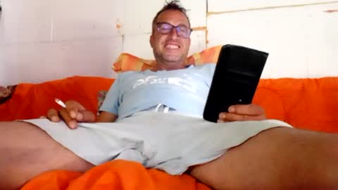 Snapshot of mospeleu chatting on 07/07/26, 07:23 Nomadu online show from 07/07/26, 07:23