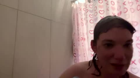 Snapshot of mossy_mommy chatting on 02/14/25, 01:02 Mossy Mommy online show from 02/14/25, 01:02