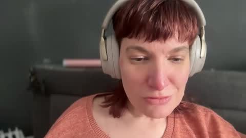 Snapshot of mossy_mommy chatting on 02/16/25, 08:11 Mossy Mommy online show from 02/16/25, 08:11