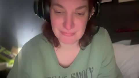 Snapshot of mossy_mommy chatting on 02/17/25, 02:42 Mossy Mommy online show from 02/17/25, 02:42