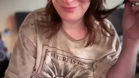 Snapshot of mossy_mommy chatting on 03/06/26, 05:09 Mossy Mommy online show from 03/06/26, 05:09