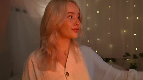 Snapshot of mother__of__dragons chatting on 09/22/25, 09:28 Deni and Jett my weekly schedule online show from 09/22/25, 09:28