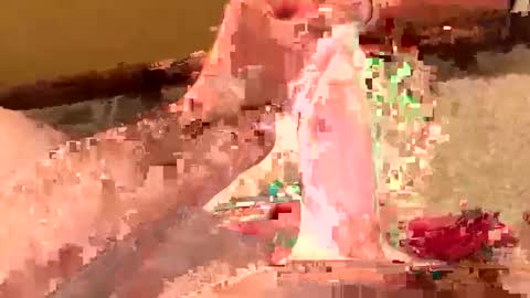 Snapshot of motomo12 chatting on 12/10/24, 12:50 Henry online show from 12/10/24, 12:50