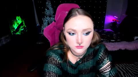 Snapshot of motorkate chatting on 12/15/24, 04:04 motorkate online show from 12/15/24, 04:04