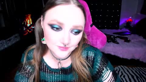Snapshot of motorkate chatting on 12/20/24, 10:32 motorkate online show from 12/20/24, 10:32