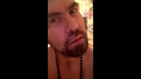 Snapshot of mouncejohntyler chatting on 12/21/25, 08:54 mouncejohntyler online show from 12/21/25, 08:54