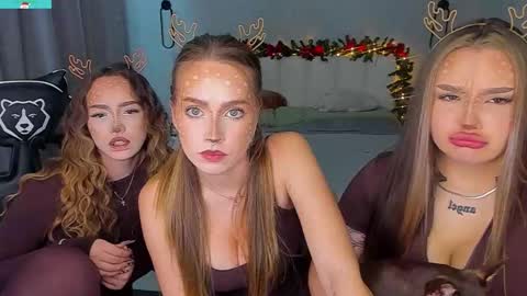 Snapshot of mousemother chatting on 12/18/25, 07:09 Carolina online show from 12/18/25, 07:09