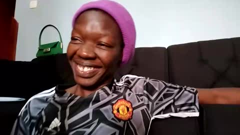 Snapshot of mouthymiss chatting on 03/05/25, 10:44 Mouthymiss online show from 03/05/25, 10:44