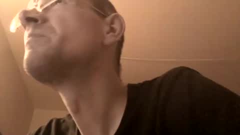 Snapshot of moviem1978 chatting on 01/05/25, 04:59 Frederik online show from 01/05/25, 04:59