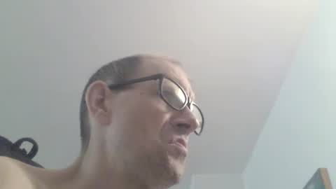 Snapshot of moviem1978 chatting on 10/11/25, 10:47 Frederik online show from 10/11/25, 10:47