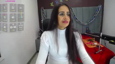 Snapshot of moxa_hot chatting on 01/13/26, 03:39 moxa hot online show from 01/13/26, 03:39