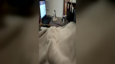 Sequoia-Cocked Hombre de Sur online show from 06/15/26, 01:35