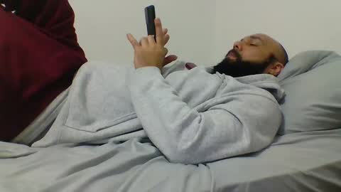 Mr8 online show from 01/12/25, 02:14