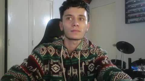 Snapshot of mr_andresr chatting on 10/30/25, 02:46 Andy online show from 10/30/25, 02:46
