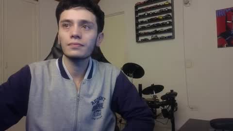 Snapshot of mr_andresr chatting on 11/06/25, 03:40 Andy online show from 11/06/25, 03:40