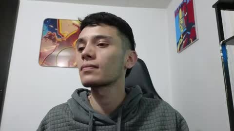 Snapshot of mr_andresr chatting on 06/04/26, 03:23 Andy online show from 06/04/26, 03:23
