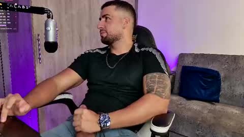 Snapshot of mr_david_cox chatting on 02/23/25, 12:41 David online show from 02/23/25, 12:41