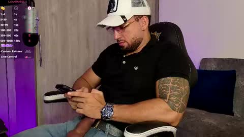 Snapshot of mr_david_cox chatting on 03/12/25, 12:53 David online show from 03/12/25, 12:53