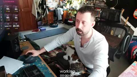 Snapshot of mr_foxxy chatting on 02/11/25, 05:50 ninko online show from 02/11/25, 05:50