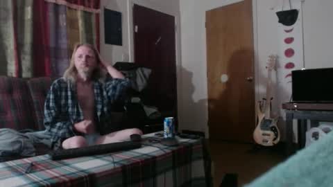 Snapshot of mr_happy12 chatting on 10/02/25, 10:22 mr_happy12 online show from 10/02/25, 10:22