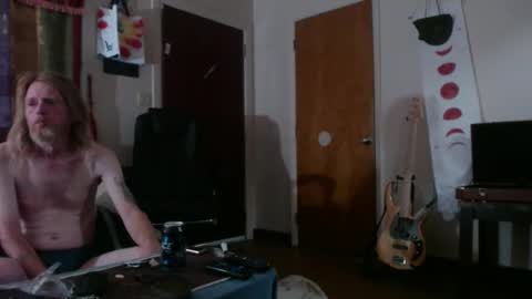 Snapshot of mr_happy12 chatting on 11/02/25, 10:39 mr_happy12 online show from 11/02/25, 10:39