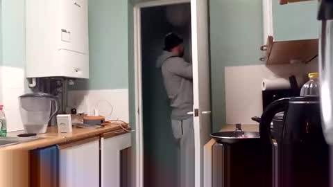 Snapshot of mr_i_ chatting on 12/15/24, 09:42 mr_i_ online show from 12/15/24, 09:42