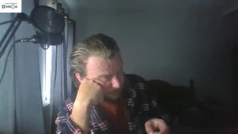 Snapshot of mr_i_ chatting on 10/29/25, 09:00 mr_i_ online show from 10/29/25, 09:00