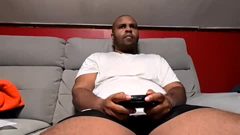 Snapshot of mr_irvin chatting on 10/25/25, 12:40 mr_irvin online show from 10/25/25, 12:40