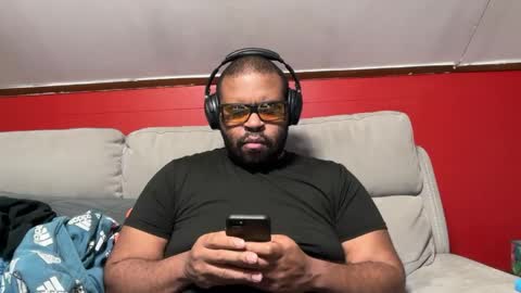 Snapshot of mr_irvin chatting on 03/25/26, 12:16 mr_irvin online show from 03/25/26, 12:16