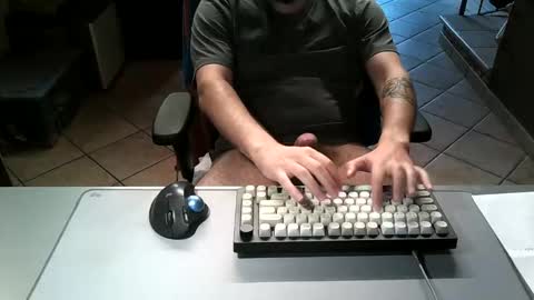 Snapshot of mr_kaa chatting on 05/24/26, 04:23 mr_kaa online show from 05/24/26, 04:23