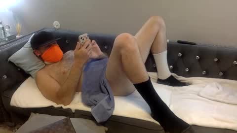Snapshot of mr_little_1 chatting on 05/14/26, 10:44 property of ....... online show from 05/14/26, 10:44