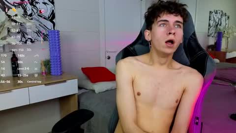 Snapshot of mr_lucky_guy chatting on 02/02/25, 02:06 Kris online show from 02/02/25, 02:06