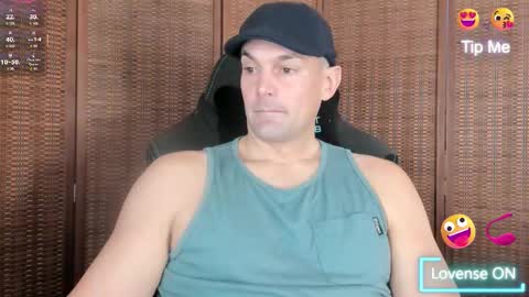 Snapshot of mr_mac69 chatting on 03/17/26, 05:05 Cam online show from 03/17/26, 05:05