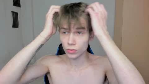 Snapshot of mr_makentoshi chatting on 03/03/25, 02:47 Makentoshi online show from 03/03/25, 02:47