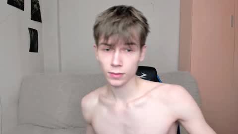 Snapshot of mr_makentoshi chatting on 03/10/25, 05:33 Makentoshi online show from 03/10/25, 05:33