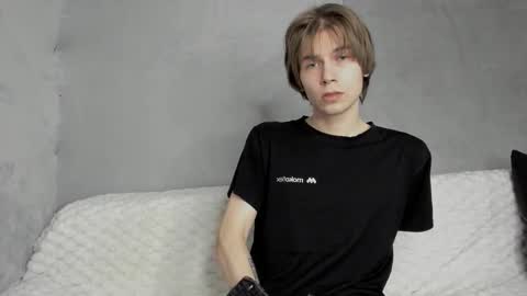 Snapshot of mr_makentoshi chatting on 09/19/25, 05:46 Makentoshi online show from 09/19/25, 05:46