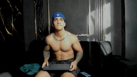 mr_maximo online show from 12/19/25, 09:11