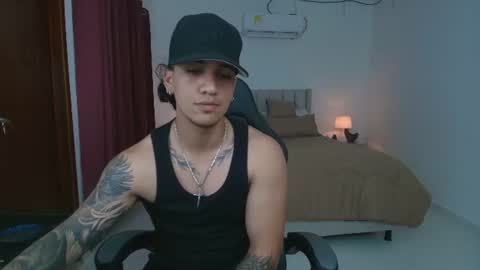 mr_maximo online show from 06/17/26, 02:47