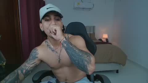 mr_maximo online show from 06/18/26, 04:24