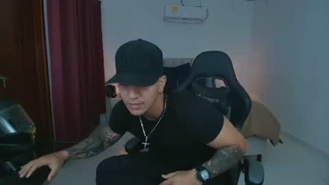 mr_maximo online show from 06/19/26, 02:49