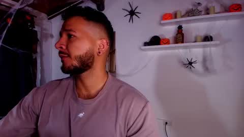 MIKEE online show from 10/23/25, 03:06