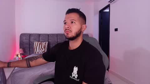 MIKEE online show from 01/17/26, 03:00