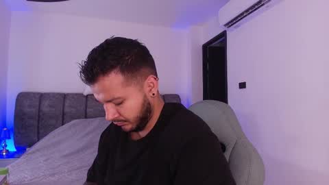 MIKEE online show from 02/01/26, 03:05