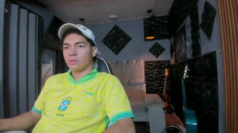 mr_mois online show from 04/27/26, 06:22