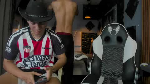 mr_mois online show from 05/06/26, 06:19