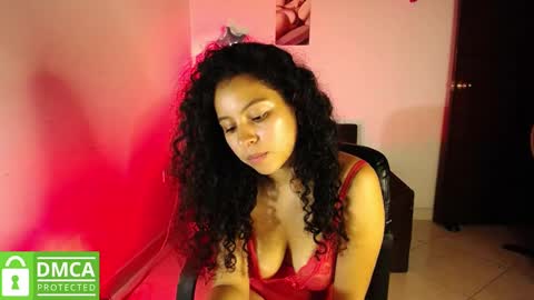 Snapshot of mr_mrscurie chatting on 01/26/25, 01:20 Mr Mrs Curie online show from 01/26/25, 01:20