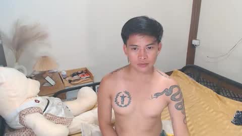 Snapshot of mr_squidcock chatting on 03/20/26, 03:06 KYLE online show from 03/20/26, 03:06